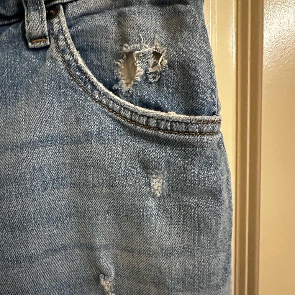 Boyish Ripped Light Wash Jeans - Picture 5 of 8